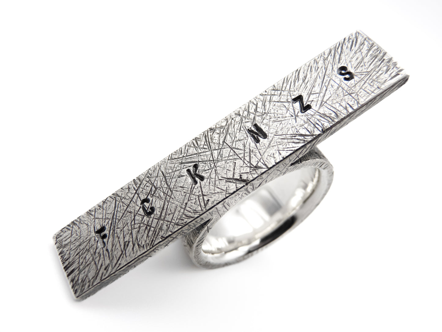 Rau & Echt – Ring L mit Platte