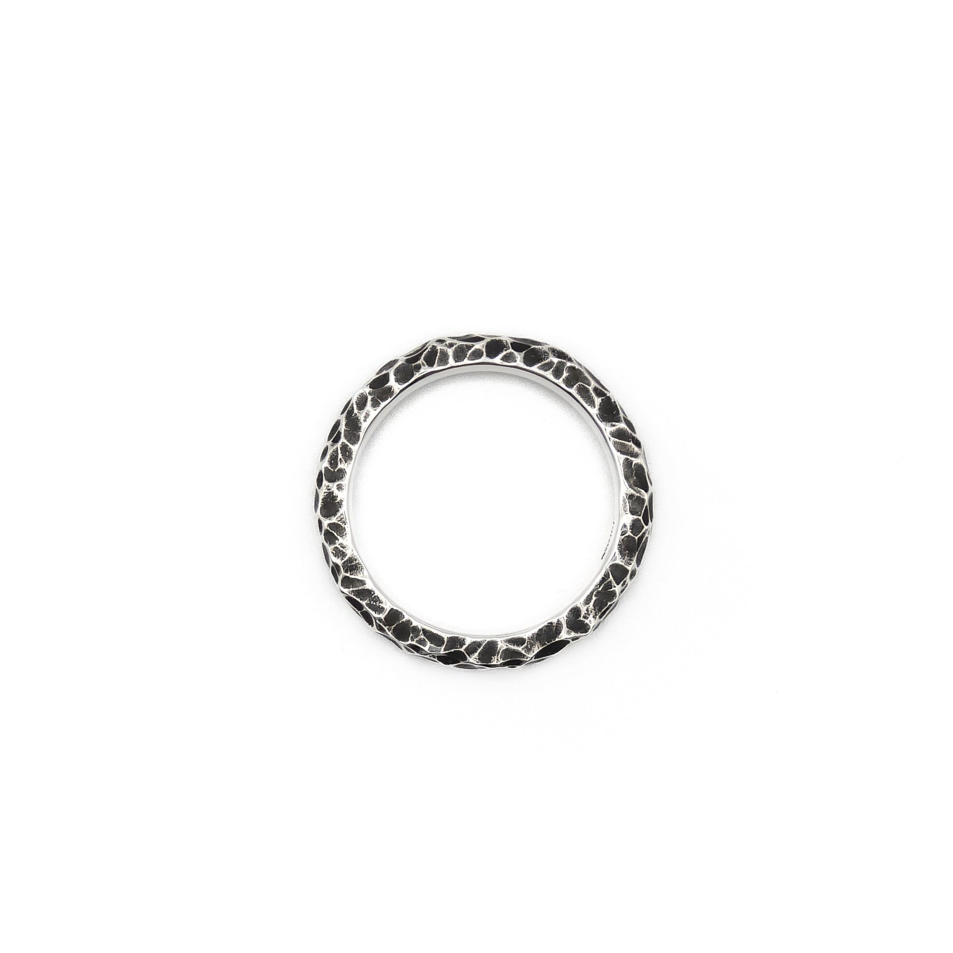 Höhen & Tiefen, 2,5 mm Breite, tief gefräst und patiniert.
