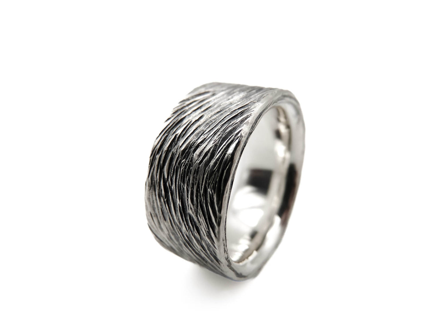 Ausgefallener, breiter 10 mm Ring mit gefräster Wellenstruktur – robuster Unisex-Schmuck für Meeresliebhaber