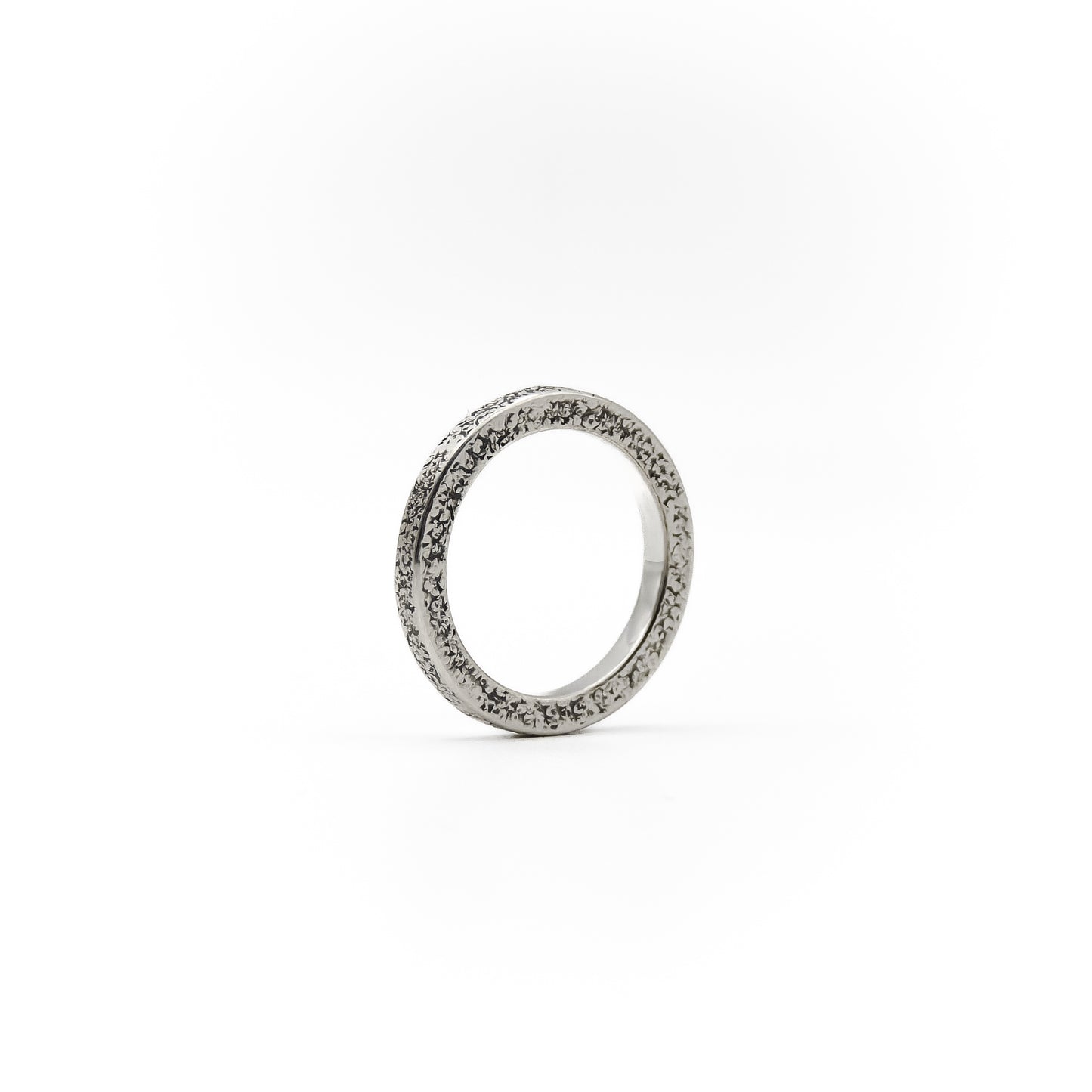 Ring 'Don't push the river' aus 925 Silber Rückseite, natur-inspirierte Oberfläche