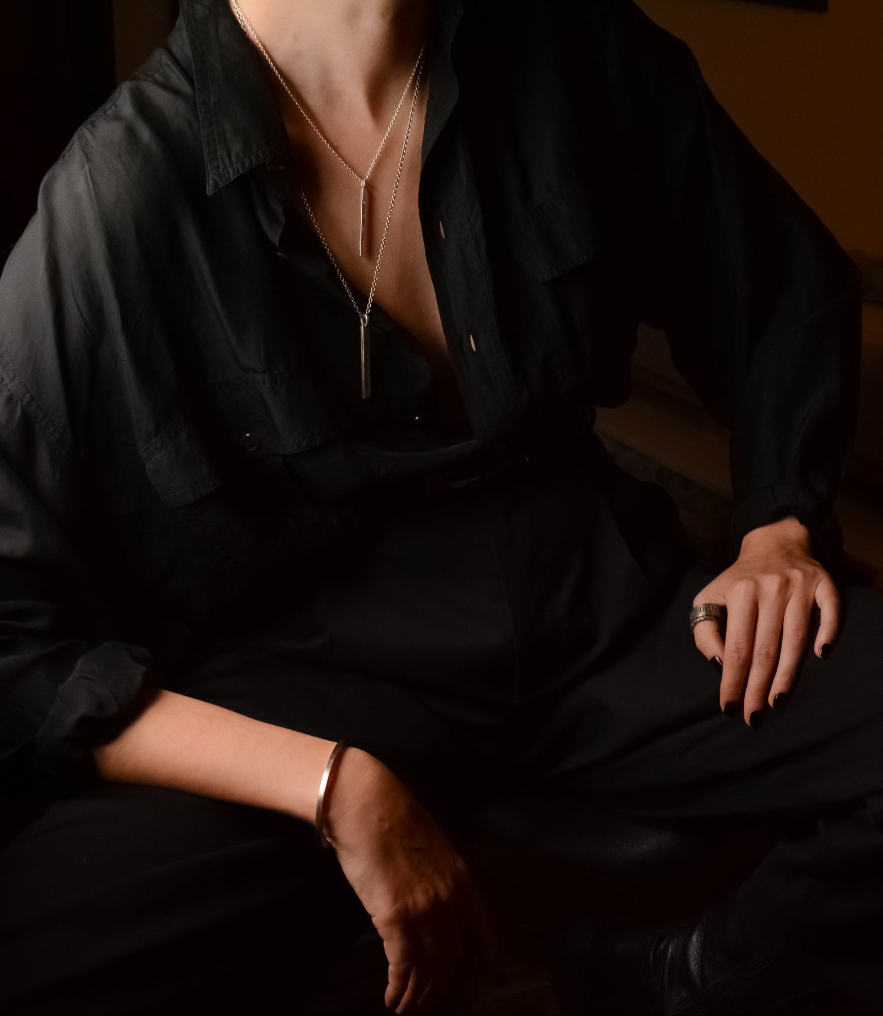 schwarzes weites hemd