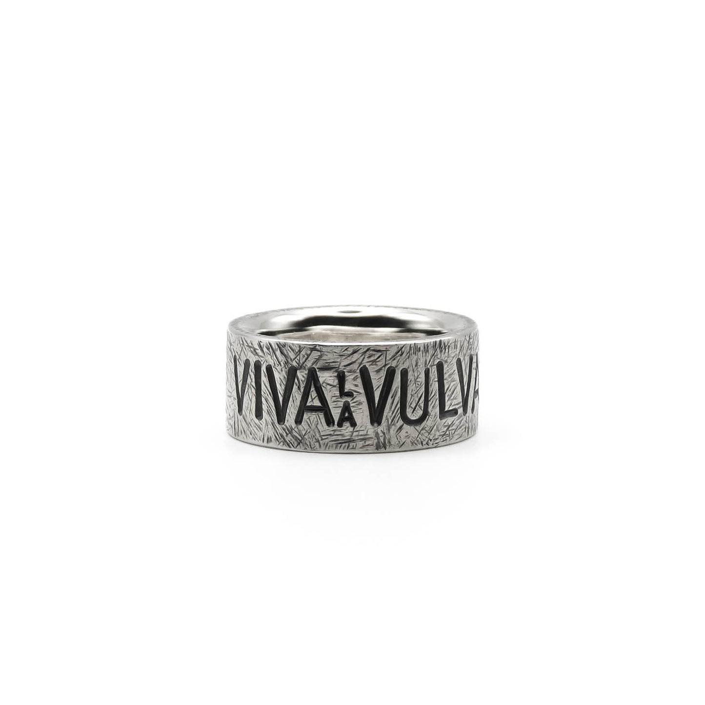 Handgefertigter 10 mm Silberring mit markantem Body-Positivity Statement „Viva la Vulva“
