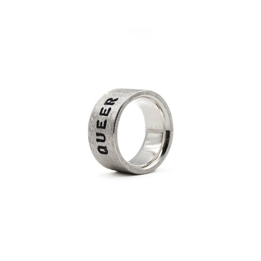 Unisex Pride-Silberring aus 925 Sterling Silber mit eismatter Oberfläche und graviertem Wort Queer, personalisierbar